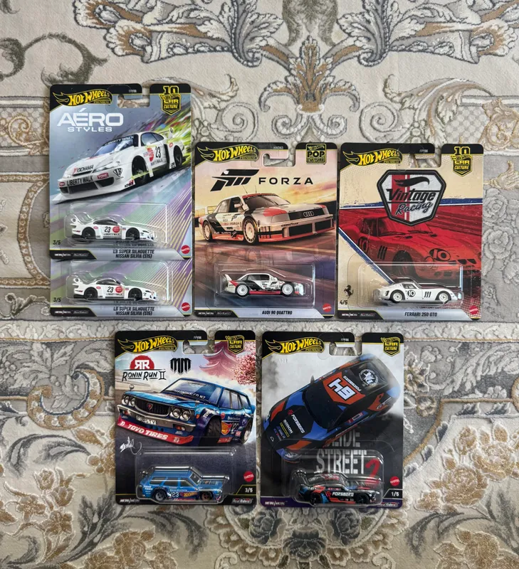 Hot Wheels Premium BMW MERS NISSAN FERRARI машинки 2 Hot Wheels Premium BMW MERS NISSAN FERRARI машинки 2