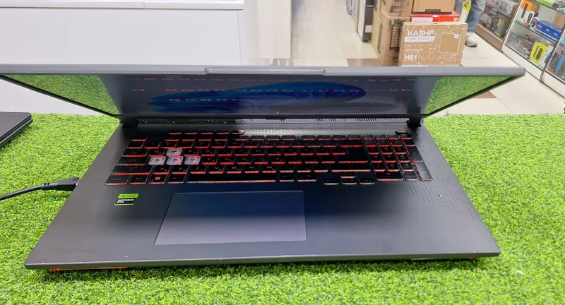 Asus ROG Ryzen 9 7845HX / RTX 4060 / 16GB DDR5 3