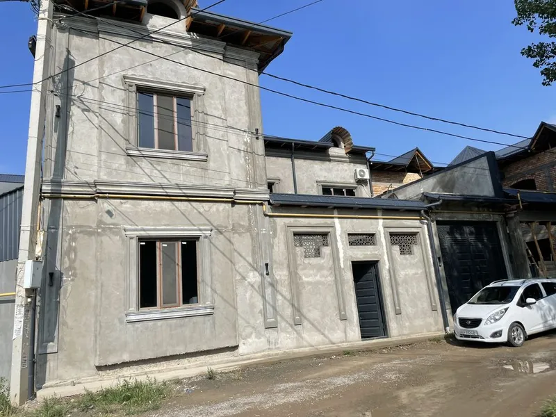 Уч кахрамон Дархон да 2 сотик тайор уй сотилади