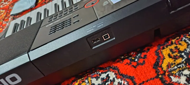 Продаётся синтезатор Casio CT-X3000 7