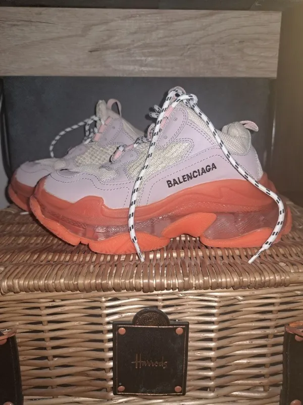 Продаются кроссовки оригинальные Balenciaga 36 размера