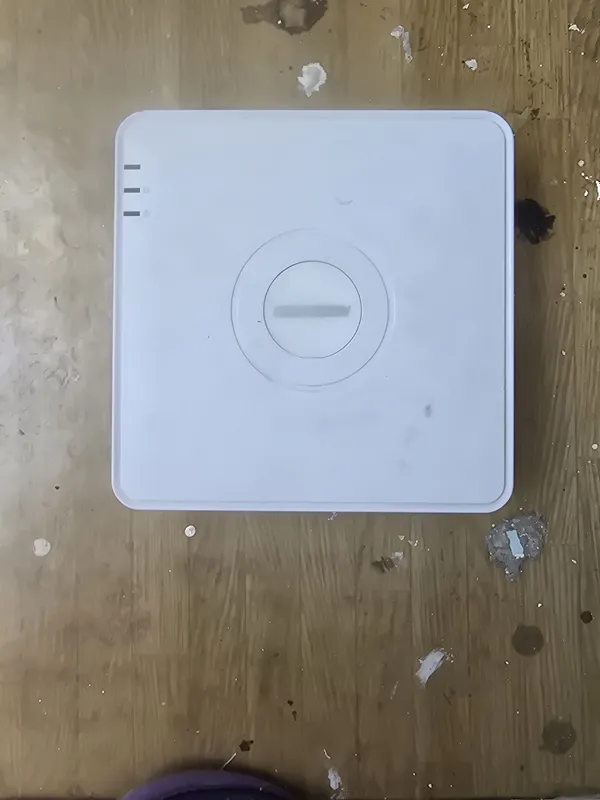 Видеорегистратор Hikvision ds-7104NI-Q1 1