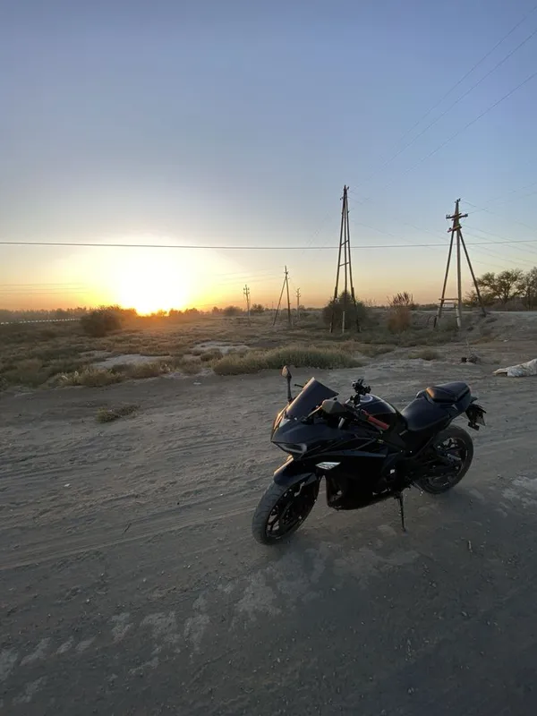 Yamaha R3 Mototsikl 250 kub
