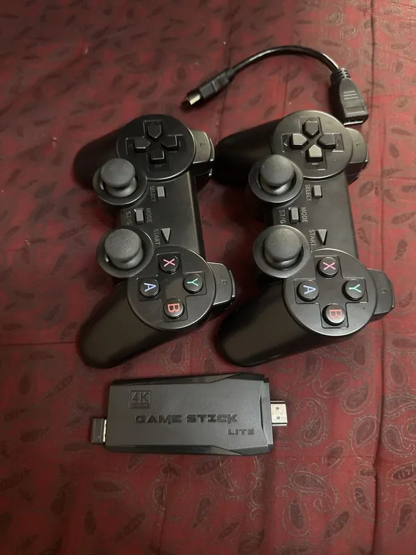 Продаётся игравой приставка Game stick lite