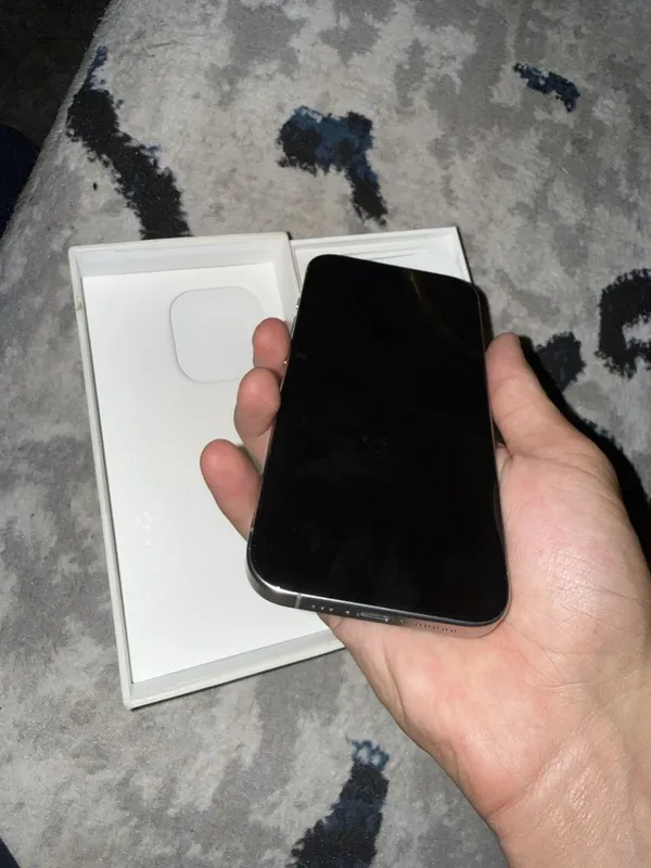 iPhone 15 Pro, титановый 2 iPhone 15 Pro, титановый 2
