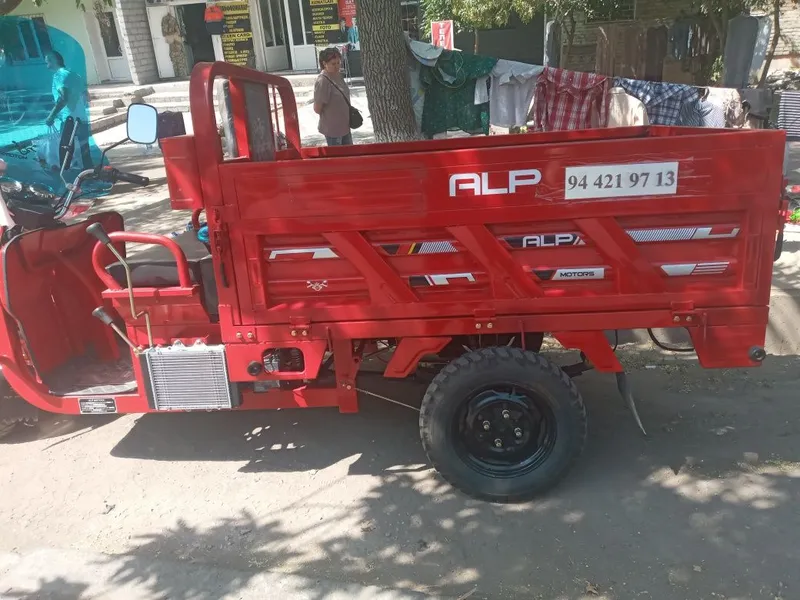 Срочно продам моторолер ALP