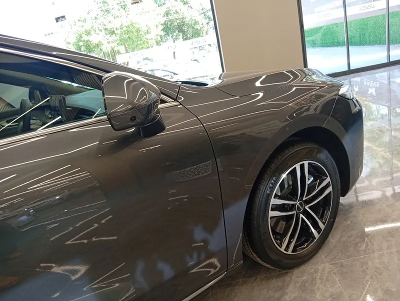 ROEWE M7 DMH 2026 Yangi avtomobil. Premium klassdagi zamonaviy gibrid — фото 6