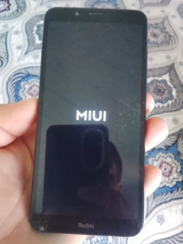 Redmi sotiladi yaxshi xolatda 2