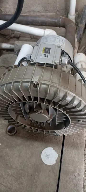 Vakum nasos (gaz uchun ham ishlatsa boʻladi