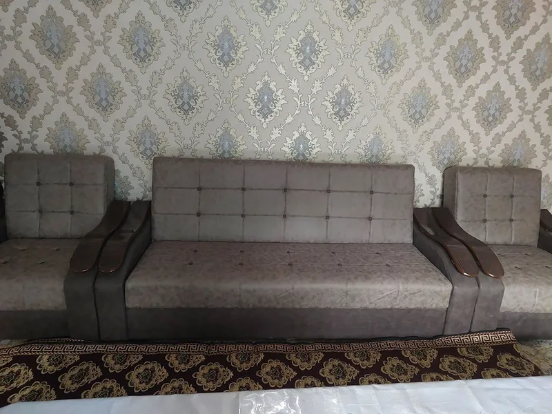 Продаётся диван. 3 млн, ещё договоримся 1 Продаётся диван. 3 млн, ещё договоримся 1