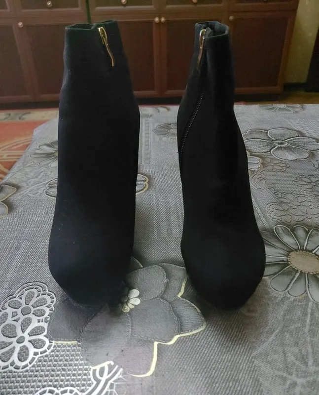 Срочно продаю новые,замшевые,женские сапоги. 1 Срочно продаю новые,замшевые,женские сапоги. 1