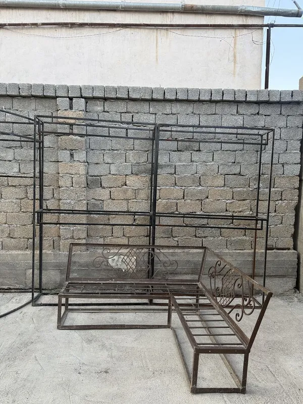 Продам стилажы для магазина одежды и примерочную 2 Продам стилажы для магазина одежды и примерочную 2