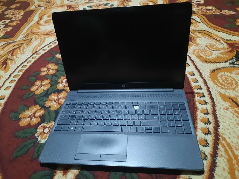 HP 250 15.6 G9 1 HP 250 15.6 G9 1