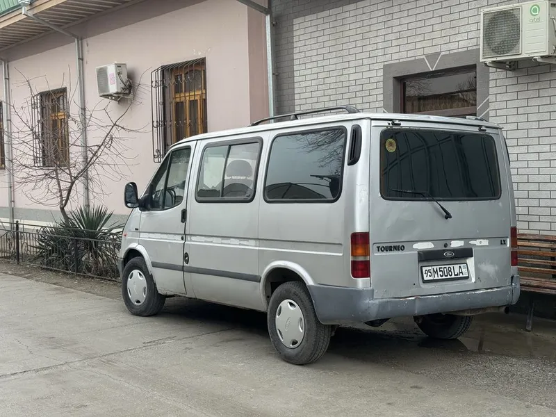 Ford transit Tourneo — фото 2