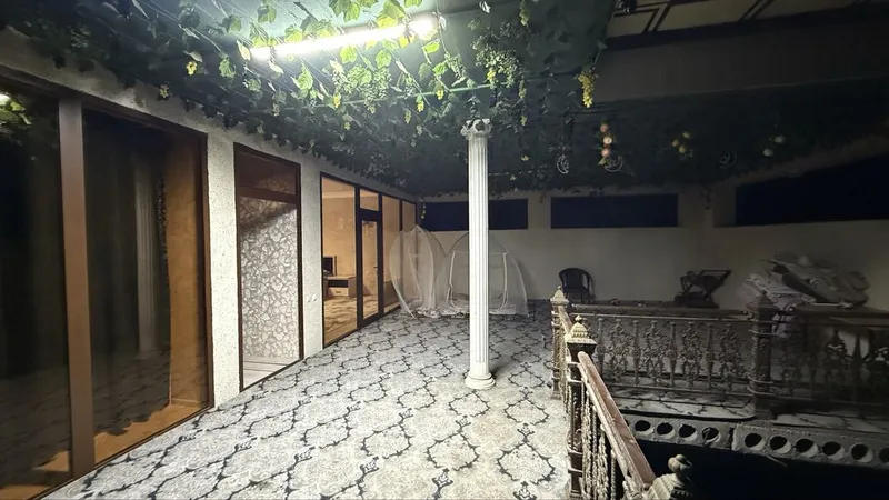 Продается дом,530кв,10 спальных комнат,подвал. — фото 1