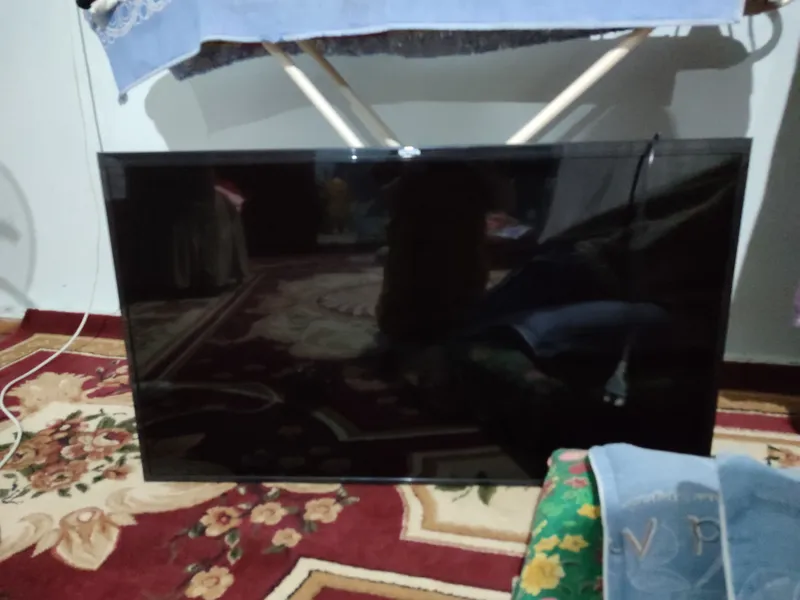 Продам телевизор Roison 43" 2 Продам телевизор Roison 43" 2