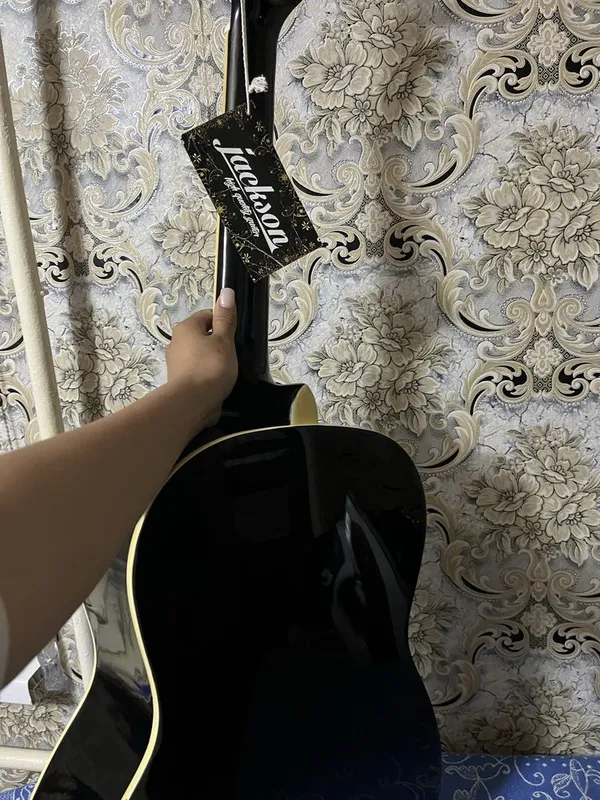 Klassik gitara sotiladi, yaxshi holatda — фото 2