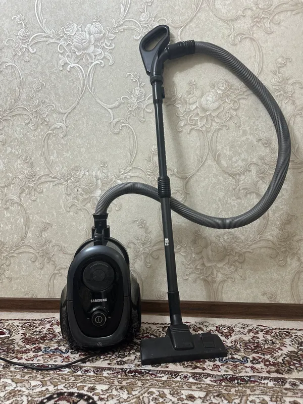 Samsung pelisos sotiladi. Model:SC18M21D0CG