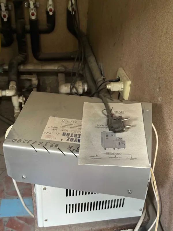 Стабилизатор напряжения AVOZ AVR 1 Стабилизатор напряжения AVOZ AVR 1