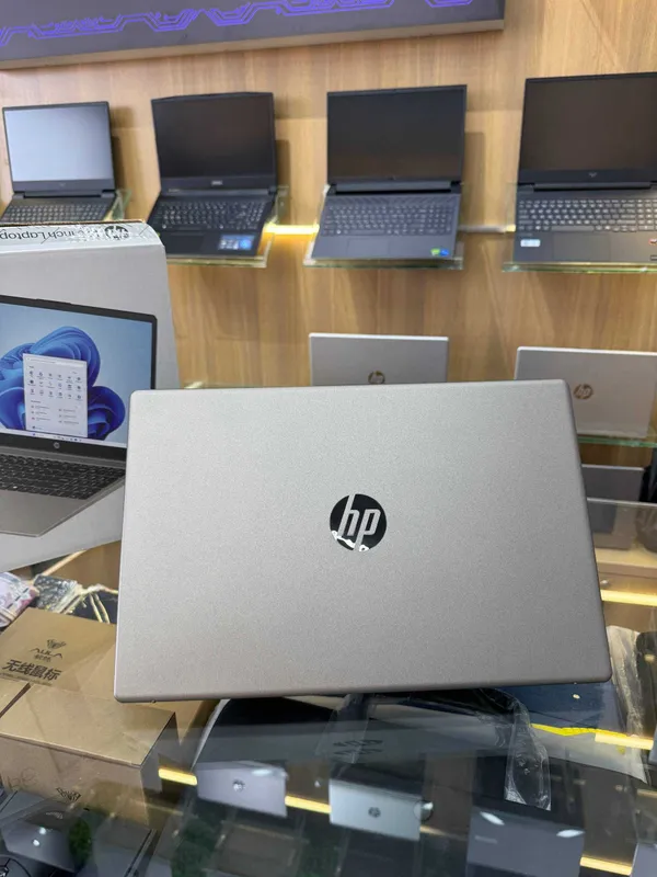 Noutbuk ASUS Vivobook Go 15 Intel Core i3-N305 8/256 gb UFS 15.6" FHD — фото 2