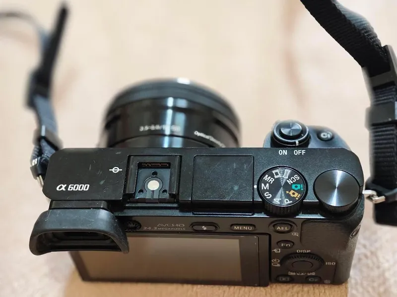 СРОЧНО Sony a6000 продается — фото 1