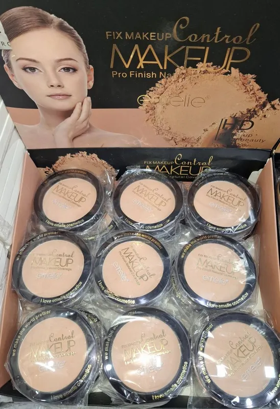 Компактная пудра Emelie Makeup Control