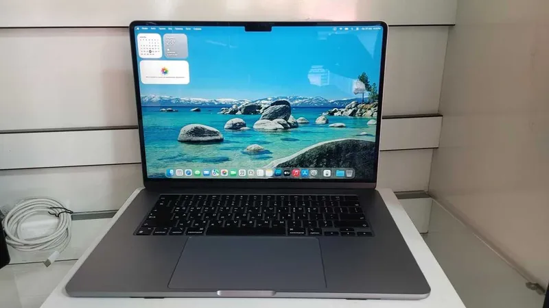 Macbook AIR M2 15.3" A2941 DDR5 8gb SSD 256gb