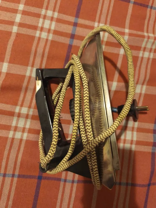 Продам утюг советский
