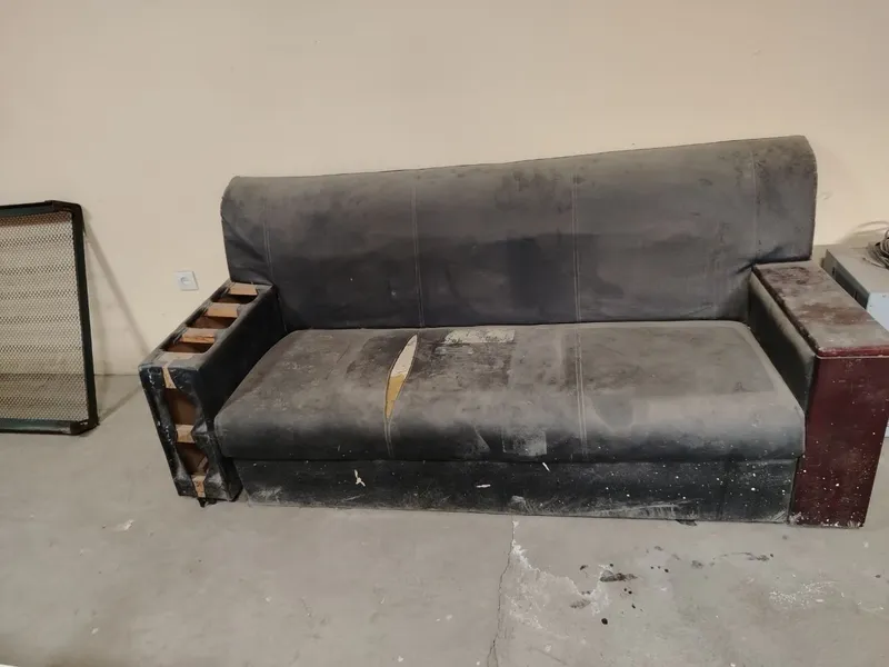 Divan qora kojanniy Divan qora kojanniy
