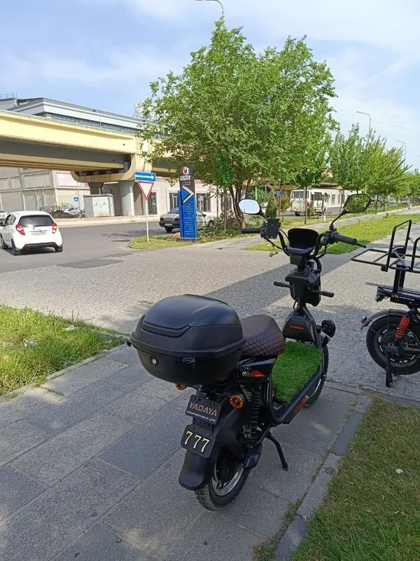 Sotiladi skuter YADAYA 2