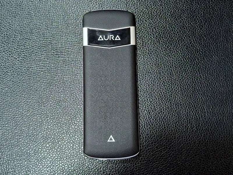 Novey Aura V1 кнопочный телефон — фото 1
