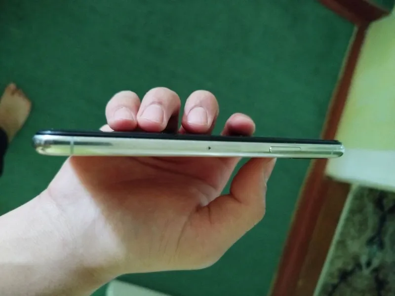 Iphone X holati oʻrta 4
