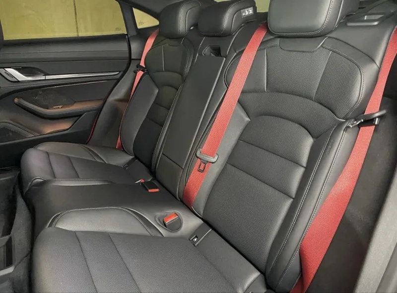 Porsche Taycan 4S Black Edition 7 Porsche Taycan 4S Black Edition 7