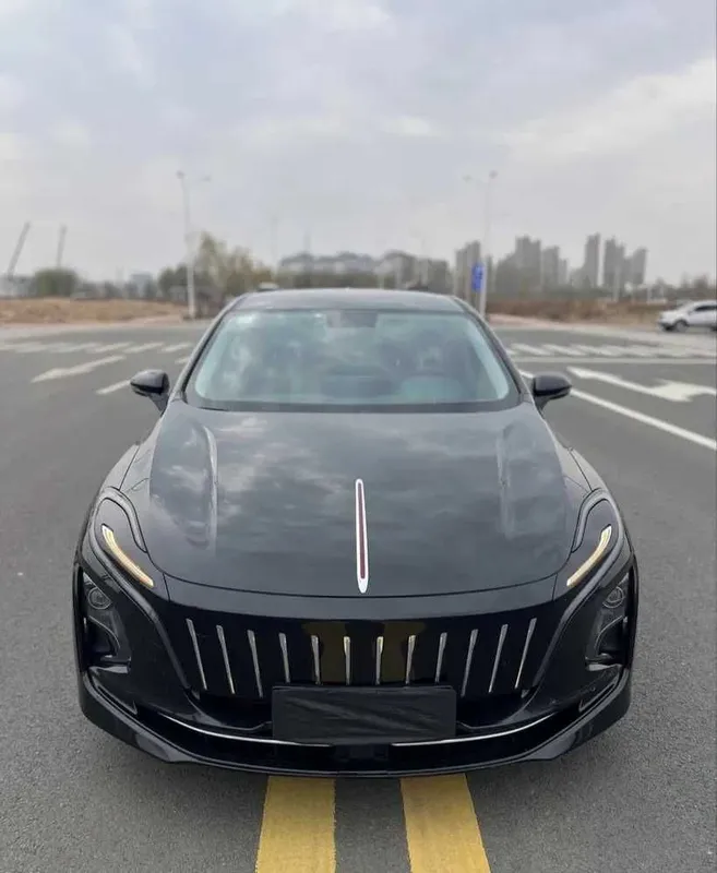 Hongqi E-QM5 km naxt va xalol nasiyaga