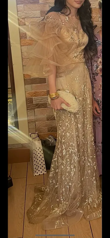 Uzun kechki ko‘ylak Uzun kechki ko‘ylak