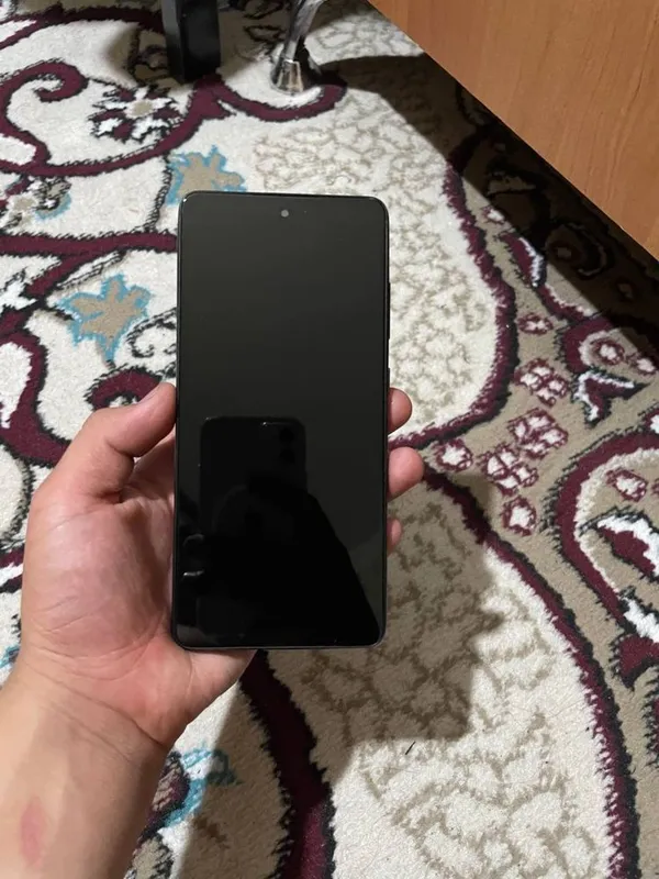 Samsung A52 ekran alishgan korobka bor 4