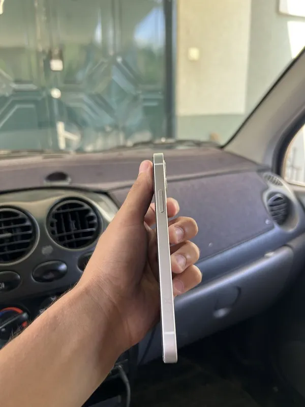Iphone 12 sotiladi srochni 2