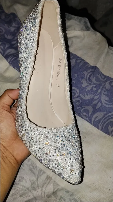 tufli ikki marta kiyilgan pachti yangi razmer 37 2 tufli ikki marta kiyilgan pachti yangi razmer 37 2