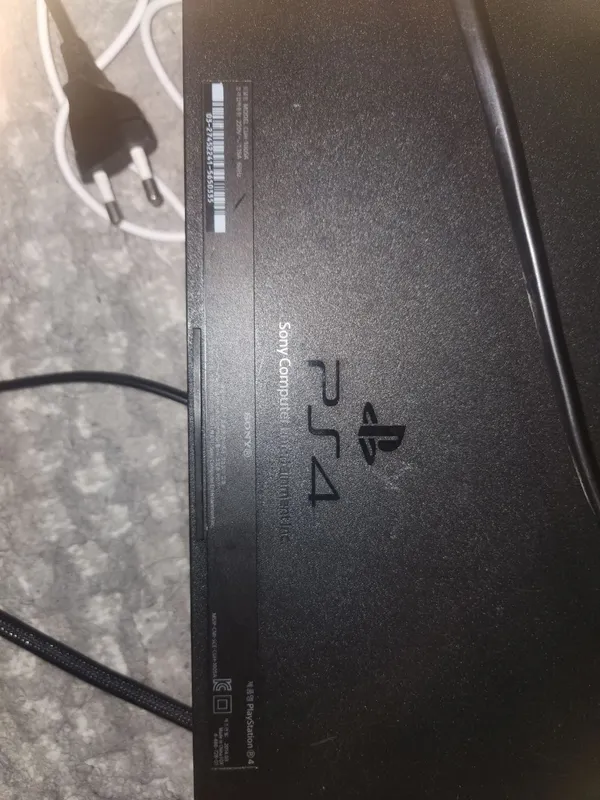 Playstation 4 , 2ta jostik, pes disk — фото 1