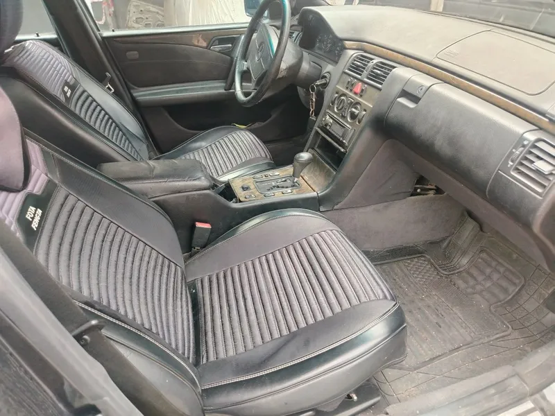Срочна продам W210 4 Срочна продам W210 4