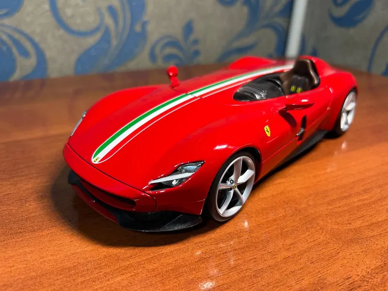 Модель авто FERRARI 3