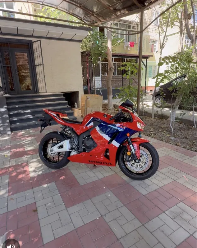 Мотоцикл Honda CBR600RR 2 Мотоцикл Honda CBR600RR 2