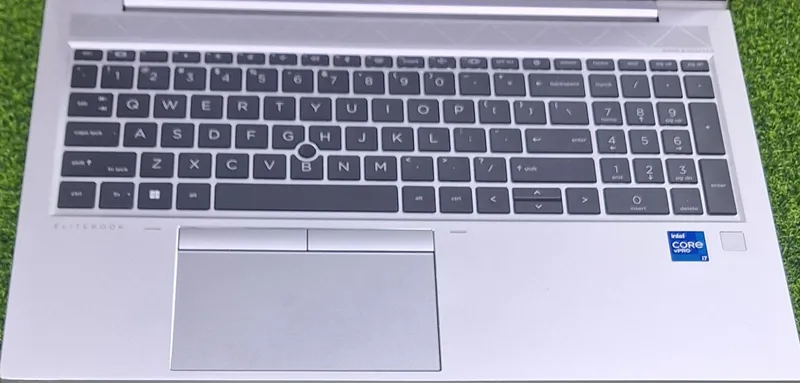 HP EliteBook | i7-1185G7 / 8GB / 256GB / 15.6" IPS 2 HP EliteBook | i7-1185G7 / 8GB / 256GB / 15.6" IPS 2