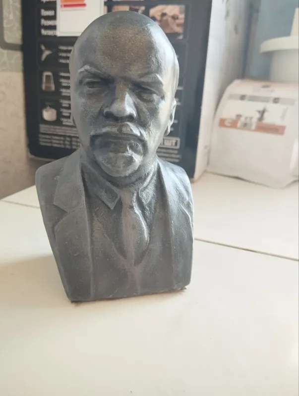 Ленин сделан из силумина СССР Винтаж. Ленин сделан из силумина СССР Винтаж.