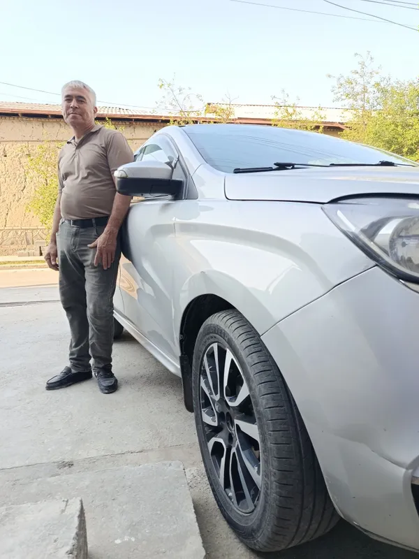 Lada X ray srochni sotiladi Lada X ray srochni sotiladi