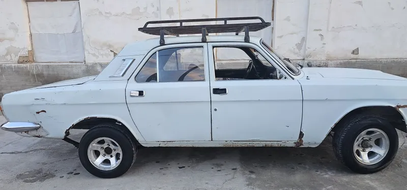 Volga 2410.sotiladi