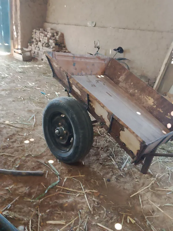 Nakashniy tashka satiladi.