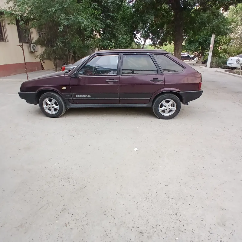 Lada 2109 в хорошем состоянии вишнёвого цвета — фото 2