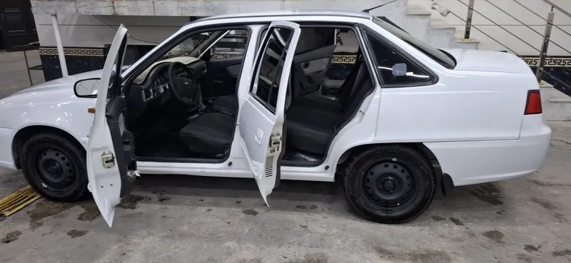 Нексия 2 сотилади халати аьло 1,6 стандарт 1кул пробег 110000км краск 5