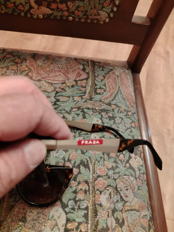 Продам солнцезащитные очки Prada, 2 шт, оригинал, нкдорого 2 Продам солнцезащитные очки Prada, 2 шт, оригинал, нкдорого 2
